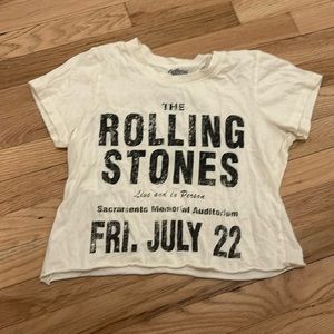 White cropped rolling stones t-shirt